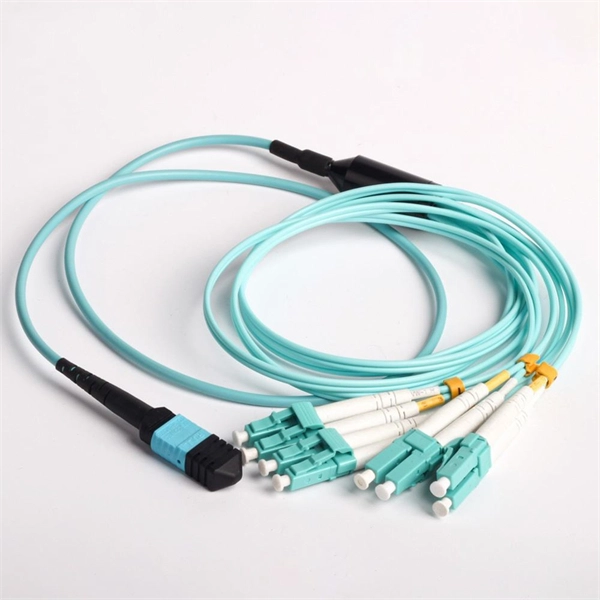 10-slot outdoor power distribution box