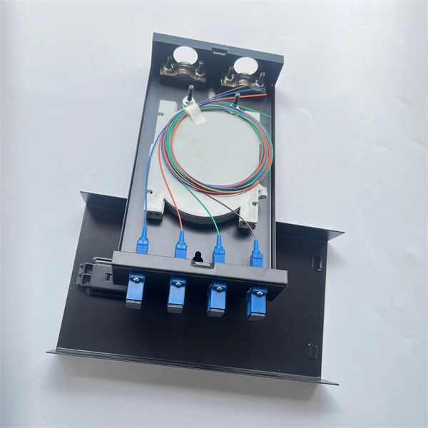 Photovoltaic combiner box main control board failure